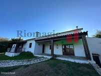 Quintinha / Moradia V4 com Piscina e Jardim entre Rio Maior e Santarém