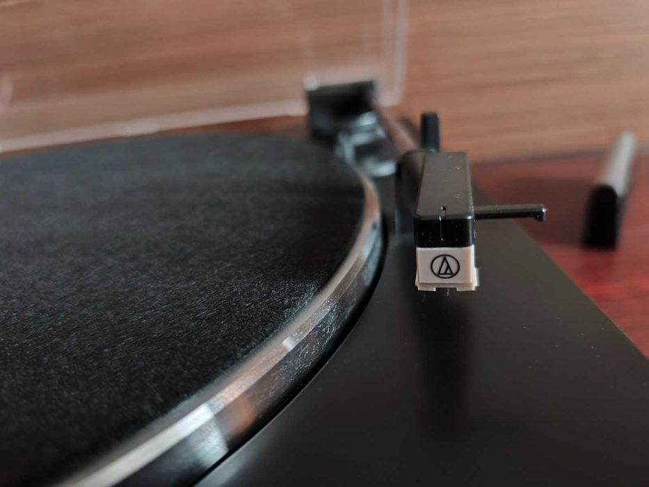 Програвач вінілових платівок Audio-Technica AT-LP60X Black