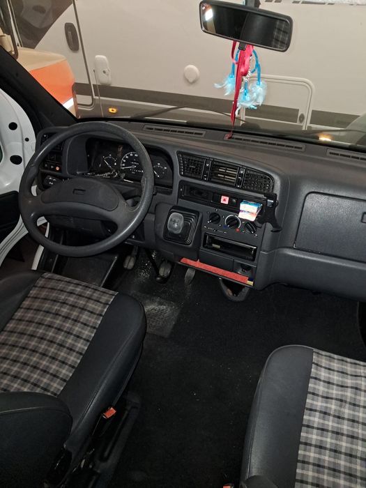 Autocaravana em bom estado, pronta a andar