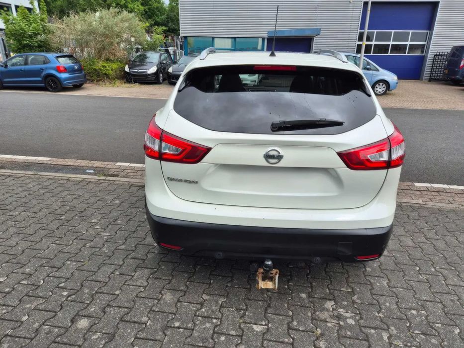 Nissan Qashqai      2015