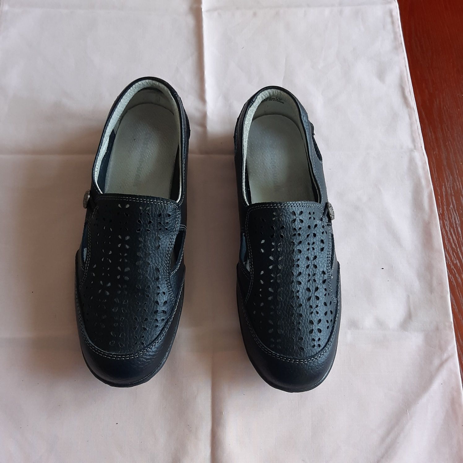 Buty 40 na szeroką stopę