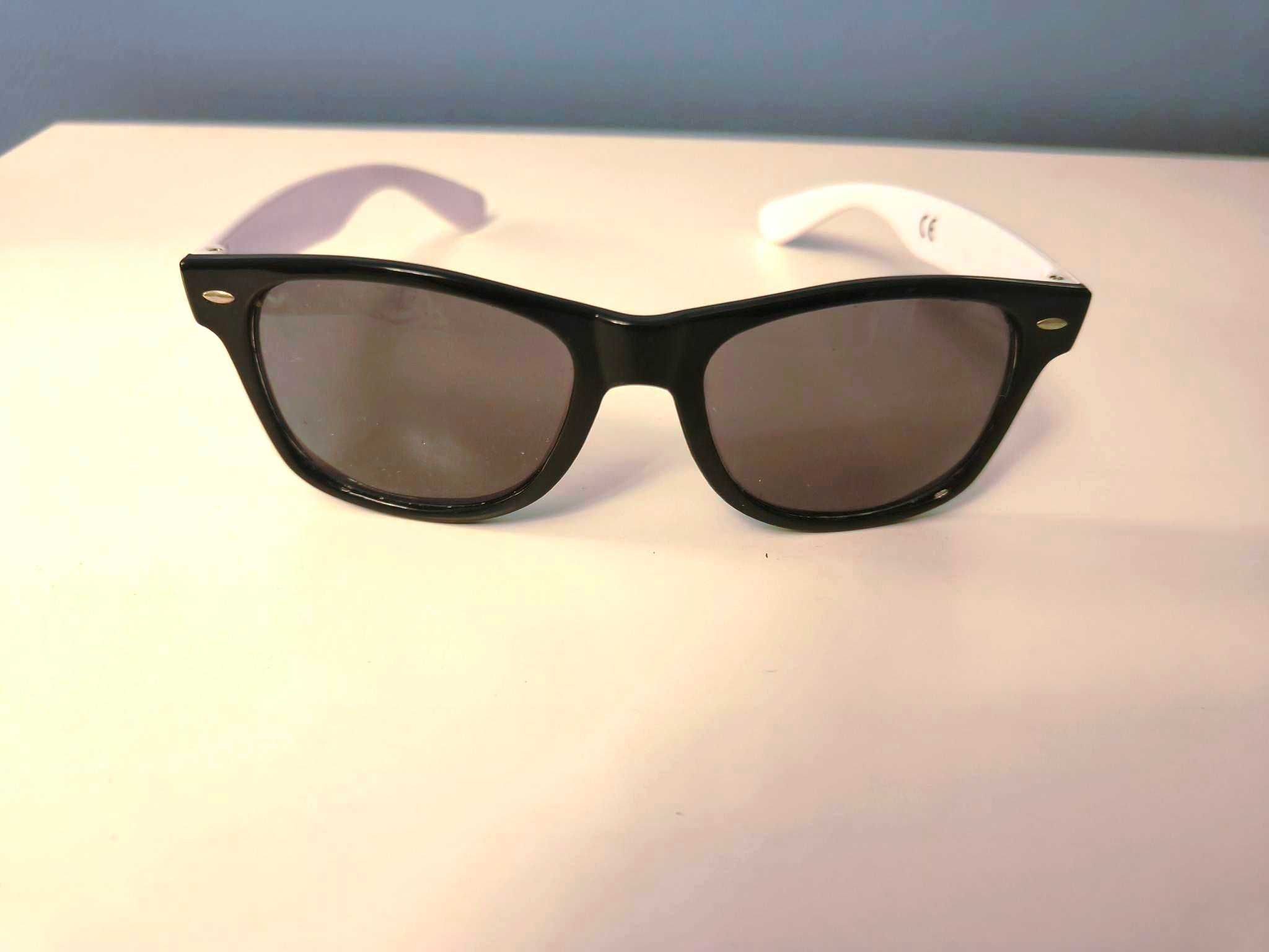 okulary przeciwsłoneczne Volcom czarno białe, uniseks