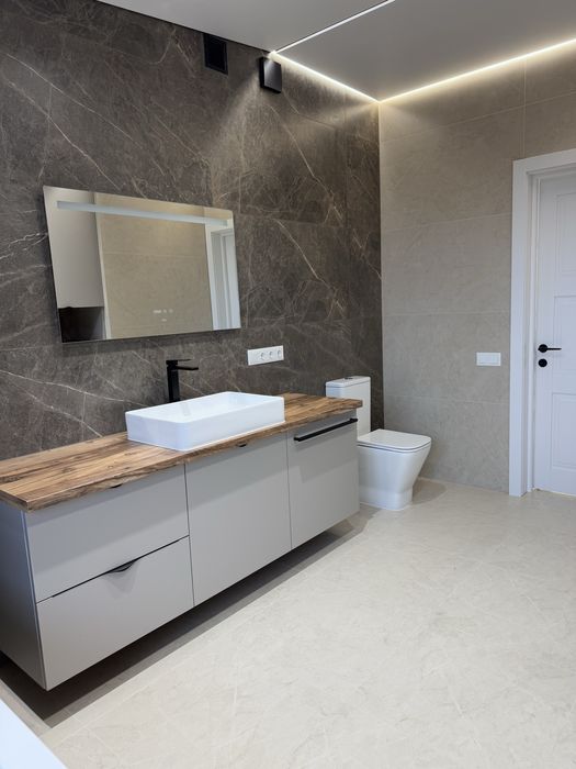 ПРОДАЖ просторої квартири з новим ремонтом