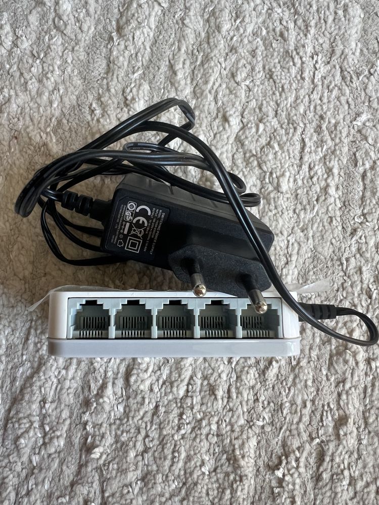 Комутатор D-Link DES-1005C
