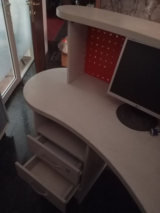 Стіл до секретаря