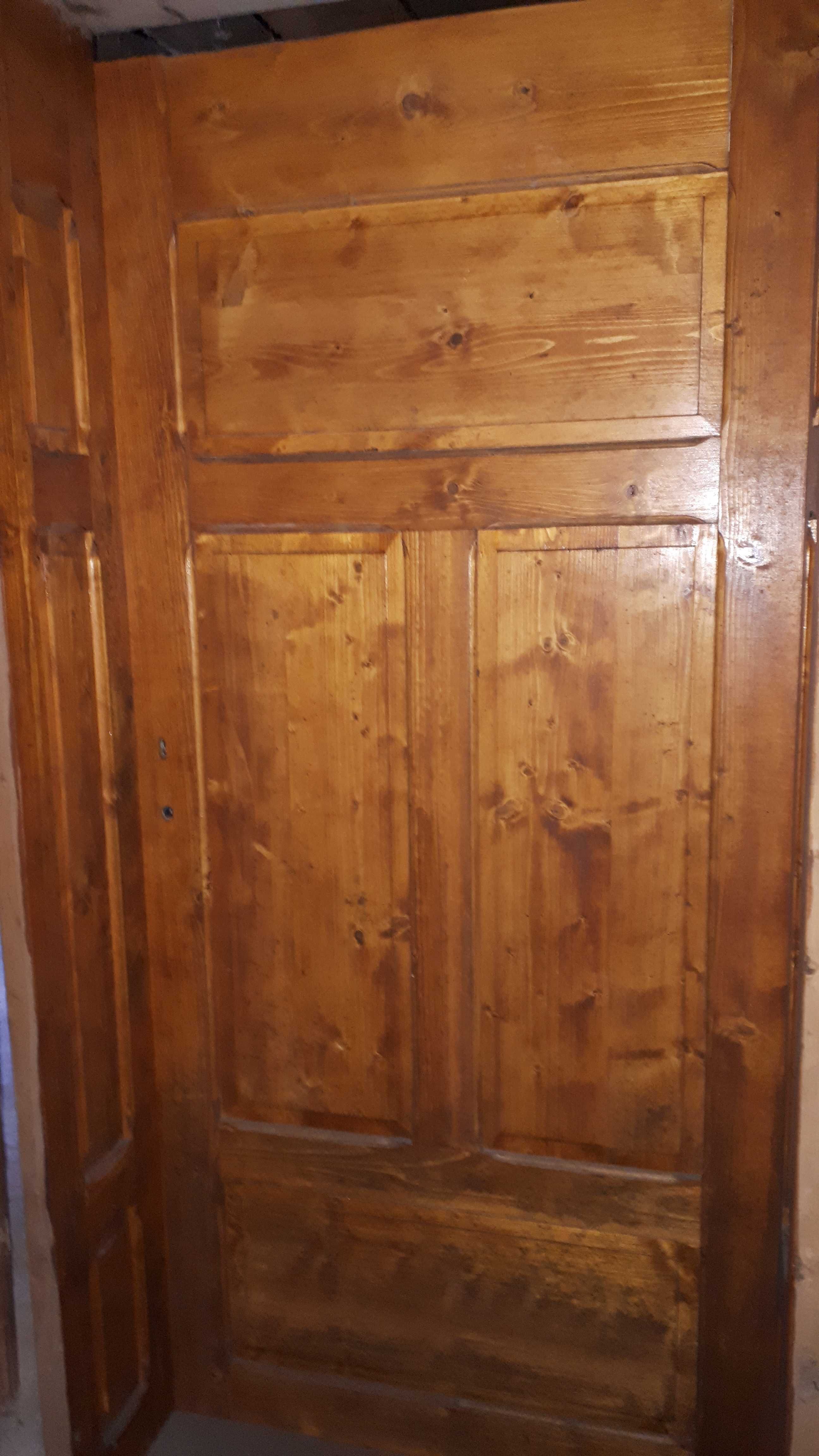 Drzwi z litego drewna, świerkowe, pełne
