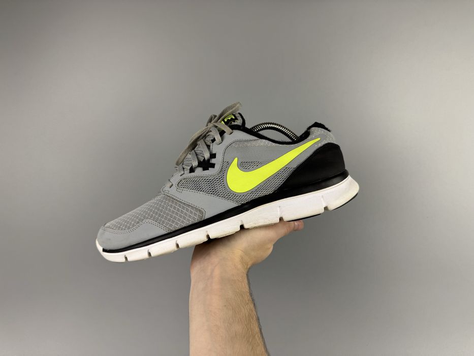 Розмір 44 28 см Чоловічі кросівки для бігу Nike Flex Experience