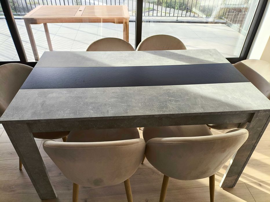 Mesa de Jantar em muito bom estado