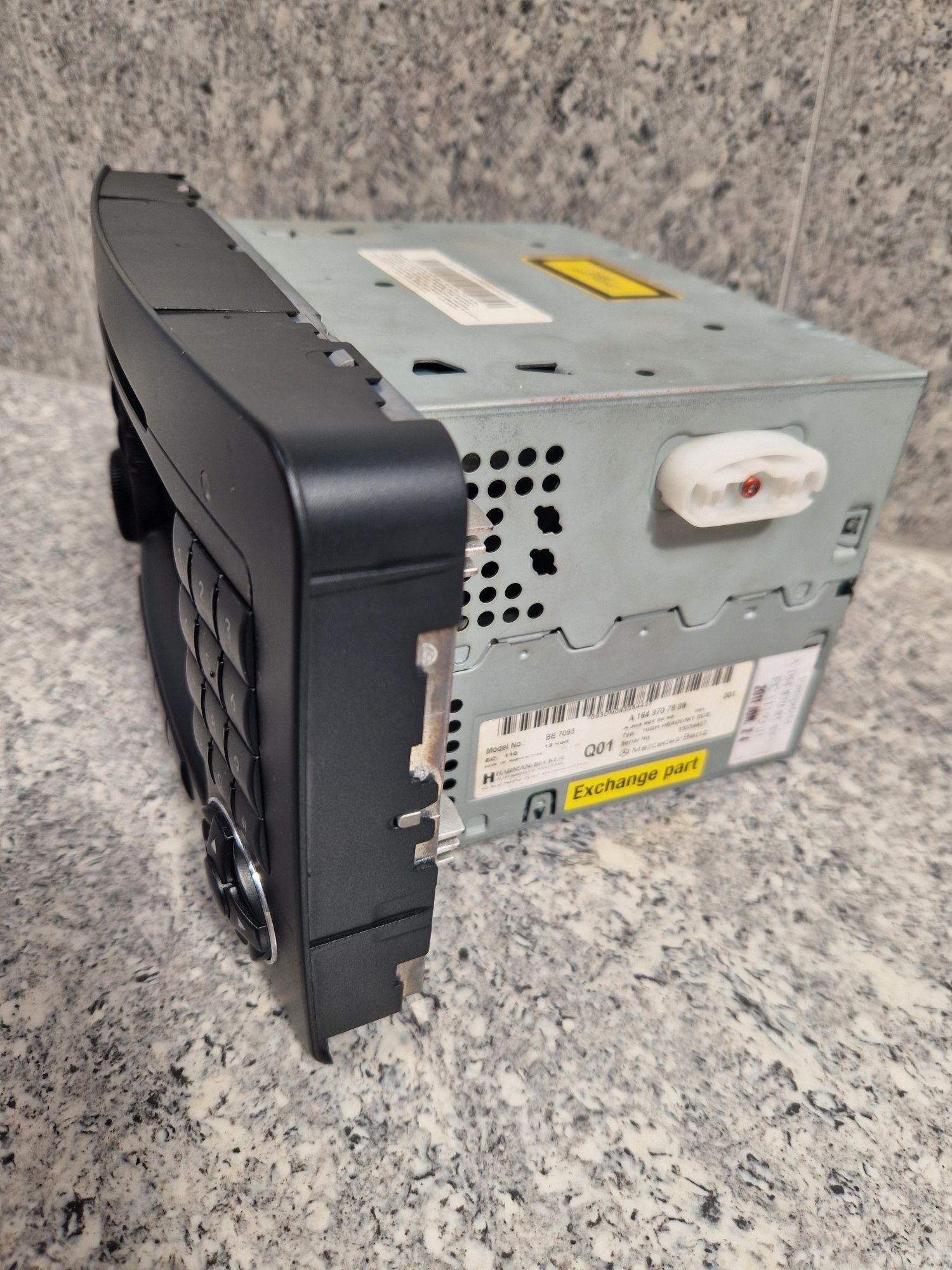 Radio do Mercedes Benz 164 ML 2007. CD Model BE 7093