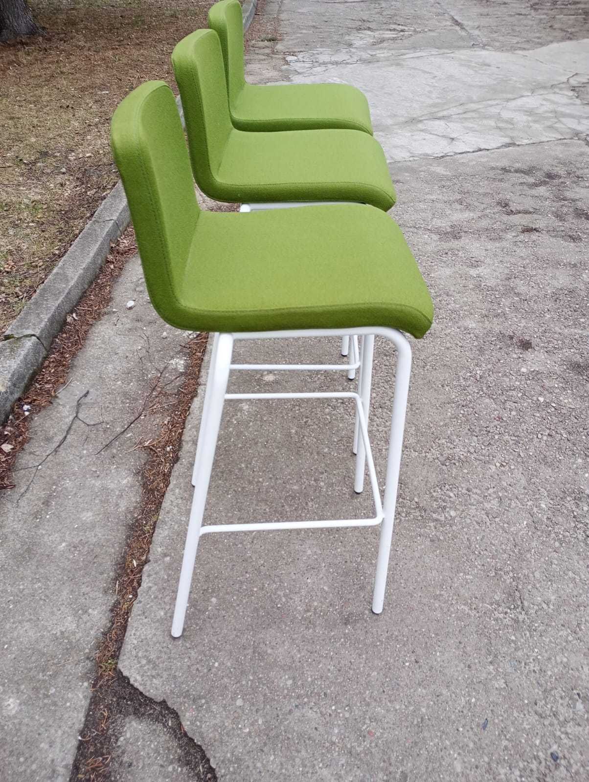 Hoker STEELCASE zielony z oparciem nogi białe 101 cm hokery
