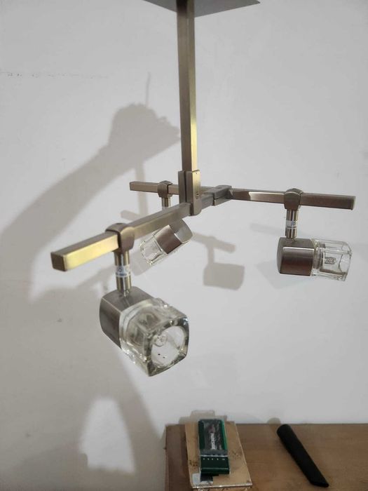 Candeeiro de Teto de 3 lampadas