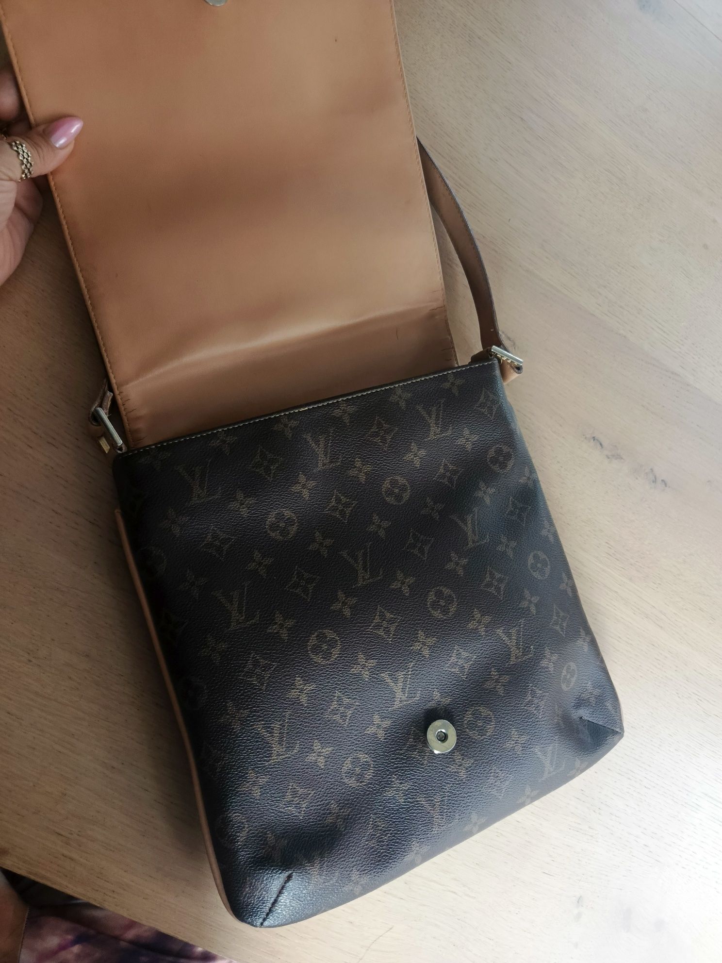 Louis Vuitton lv torba listonoszka skóra