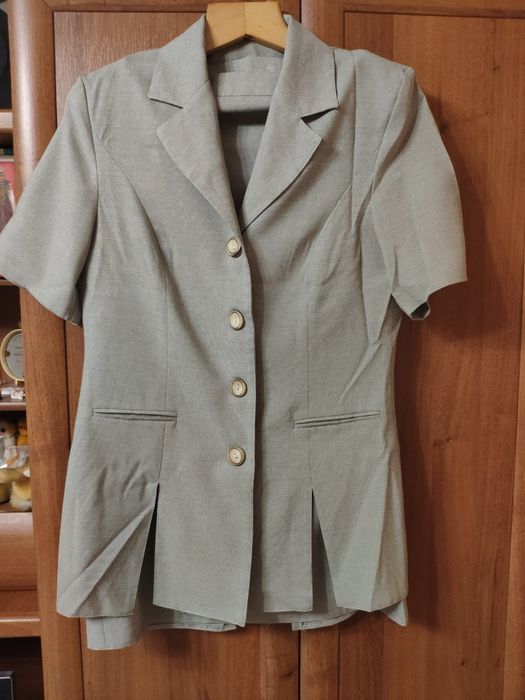 Костюм жіночий сірий