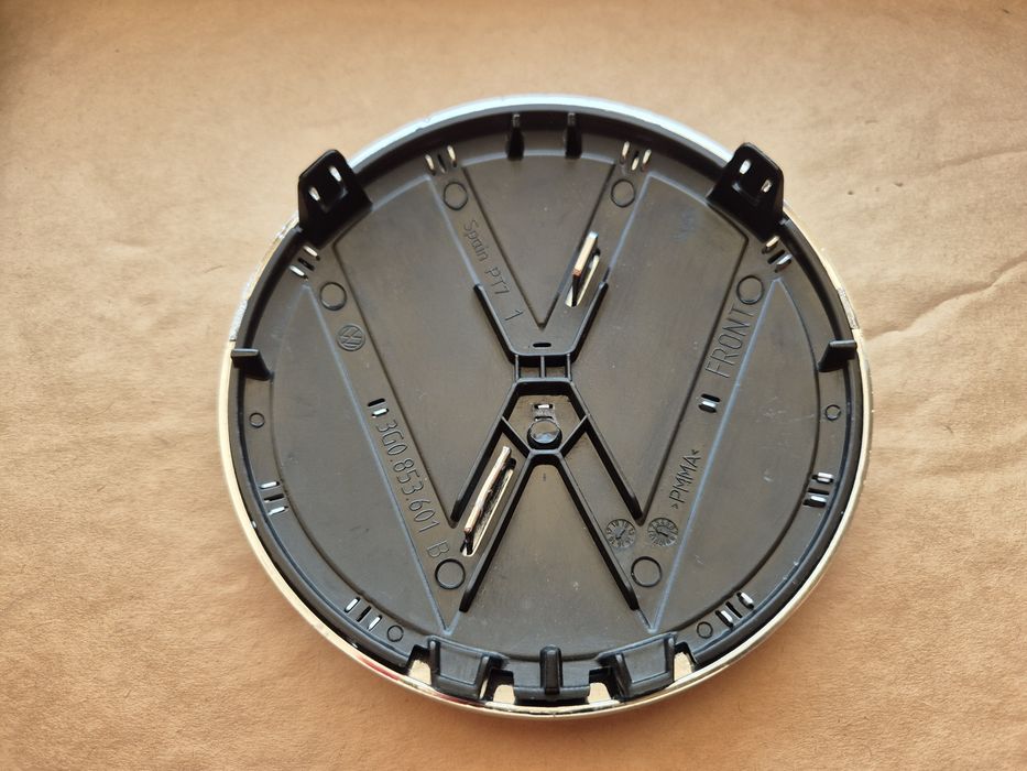 emblemat logo  przód do vw  Golf 7  Passat b8 średnica 14 cm wersja  b
