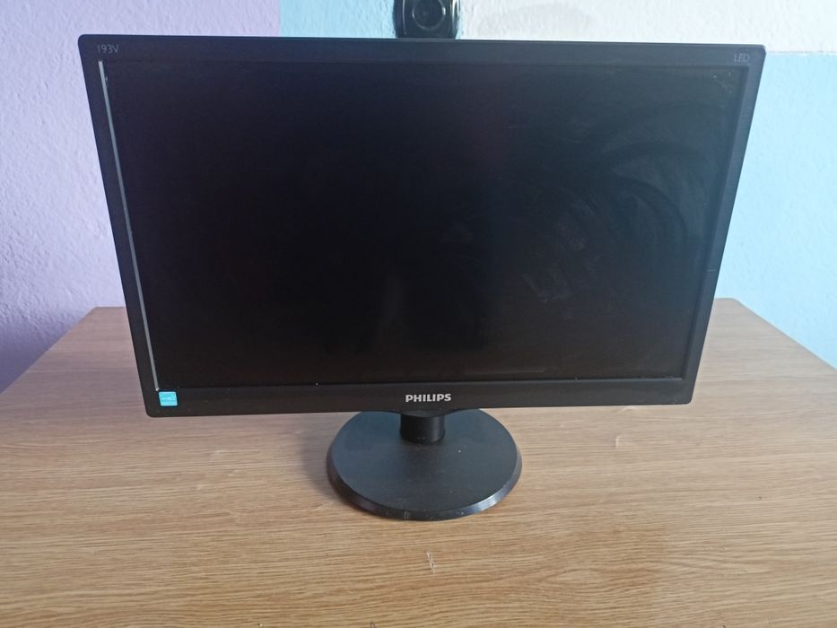 Monitor PC 18,5 cala