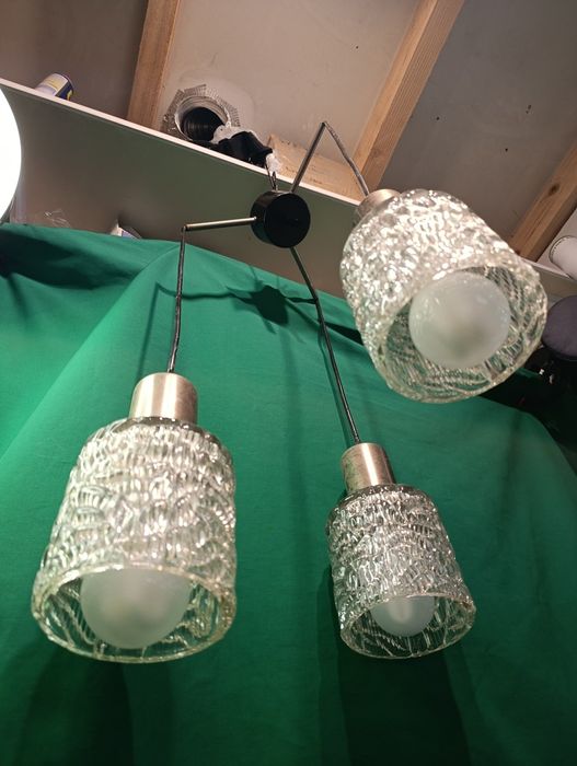Żarówka szperownia zamknięta Lampa wisząca trzyramienna z żarówkami