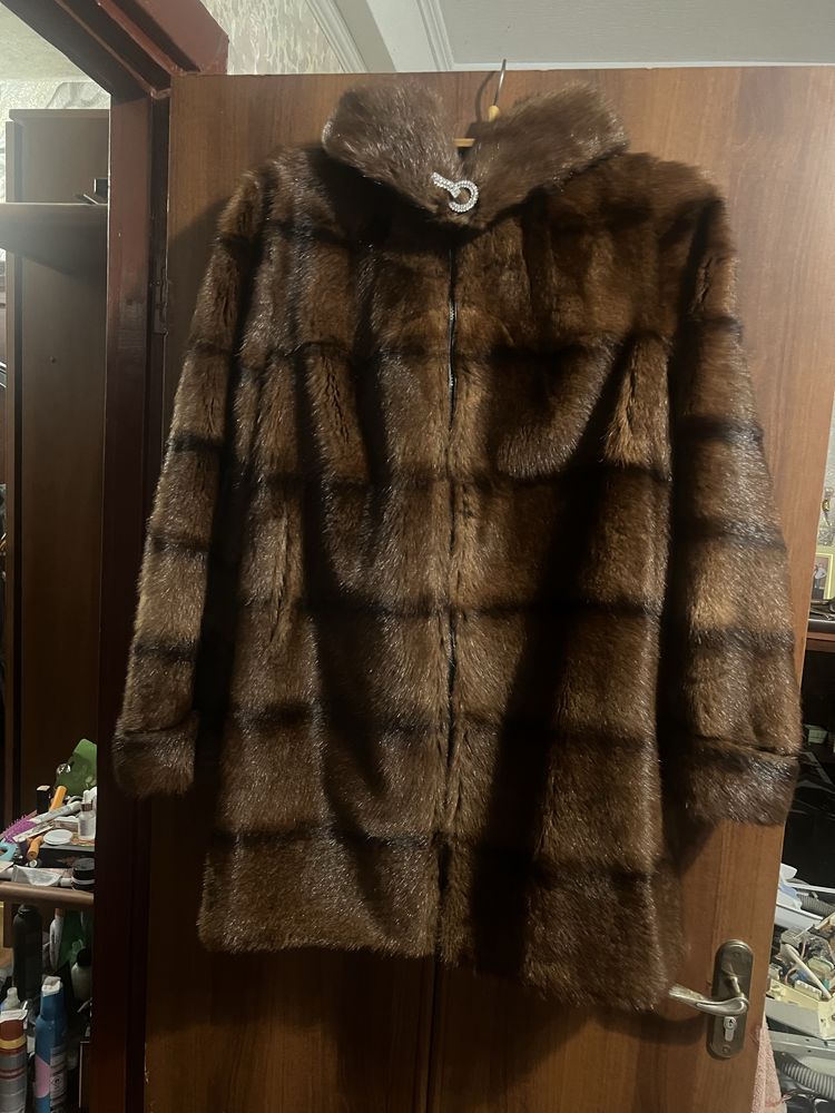 Продам зимние вещи пальто,шуба,куртка