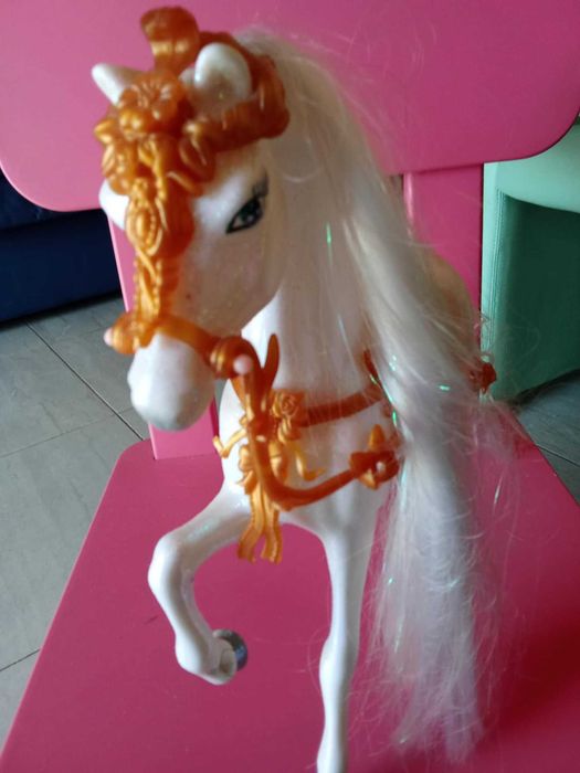 cavalo branco da barby