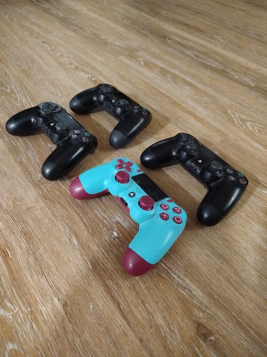 PS4 SLIM + 4 comandos+ 17 jogos + kit VR completo