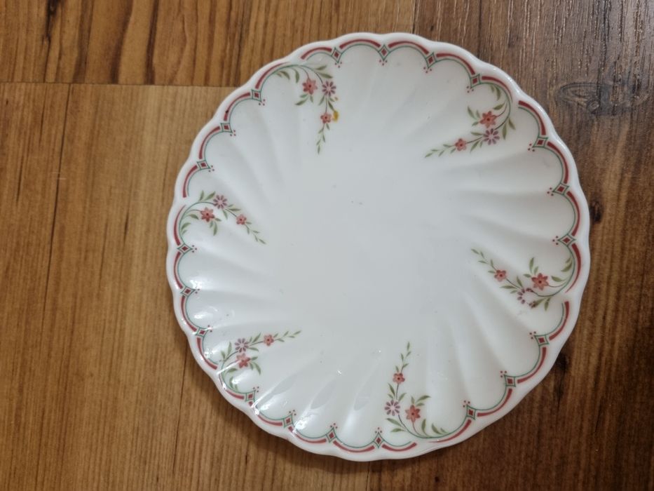 Porcelana Wedgwood pink garland kolekcja