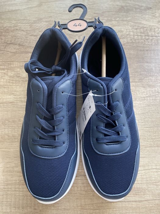 Кросівки чоловічи 44 розмір