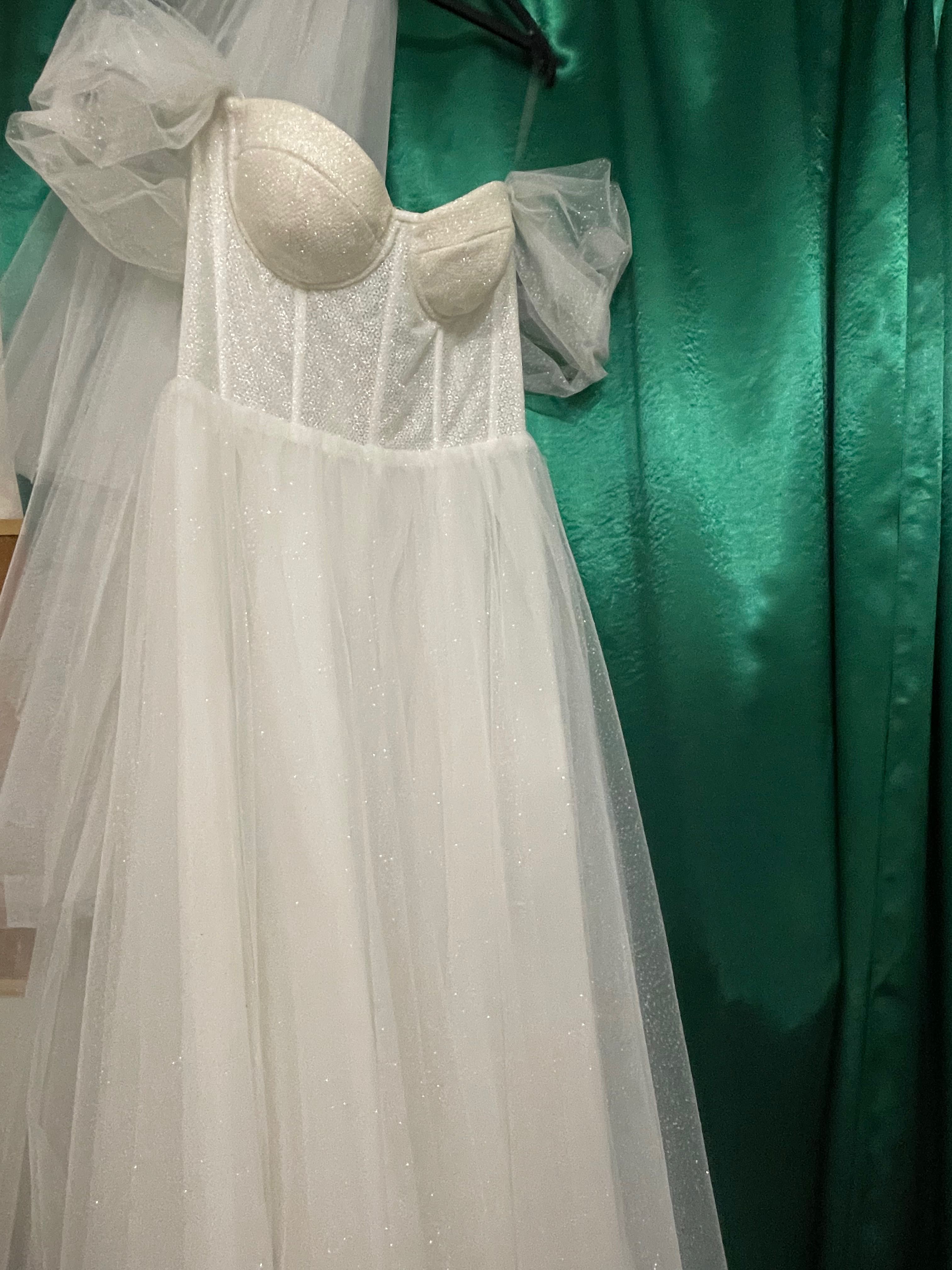 Весільне плаття, в ідеальному стані