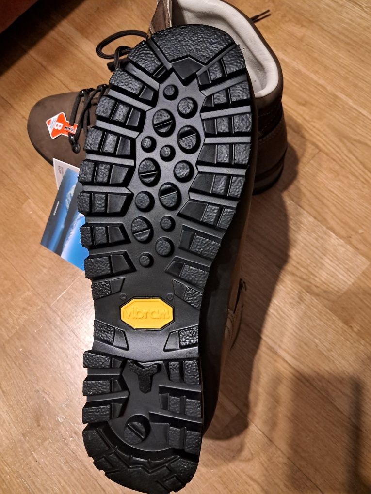 Nowe buty trekingowe meindl r. 43