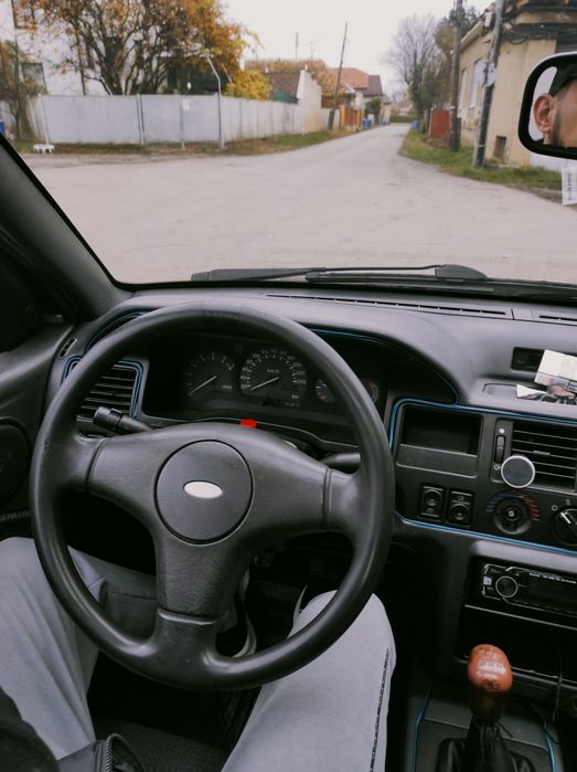 Ford escort 1.4 бензин