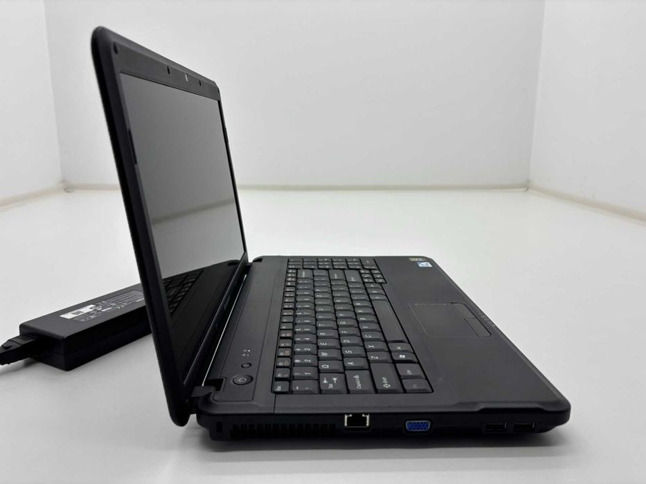 Laptop komputer Lenovo G550 Intel 15.6'' Windows
