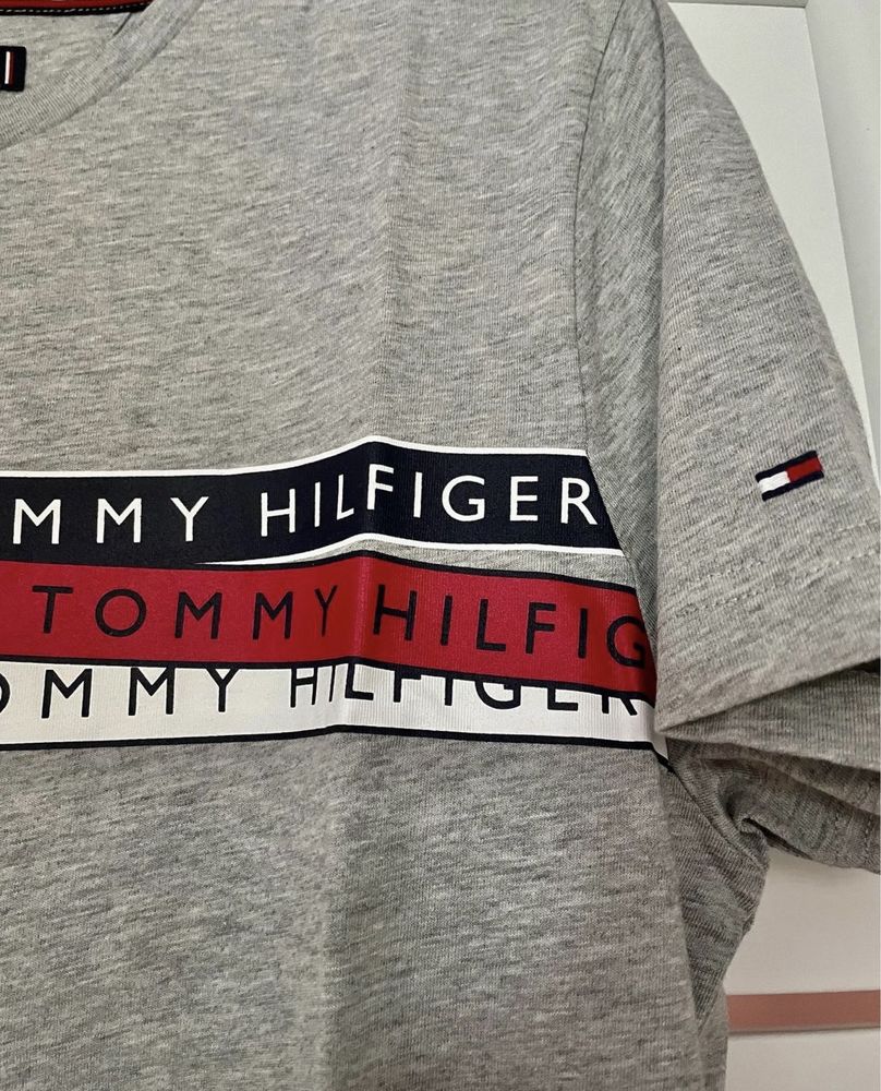 Футболка чоловіча - Tommy Hilfiger