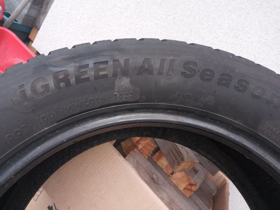 Opony wielosezonowe całoroczne  235 /55/r18 2 szt