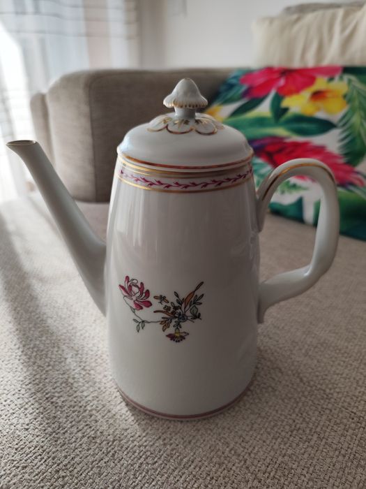 Elegância na sua mesa: Cafeteira/Leiteira Vista Alegre