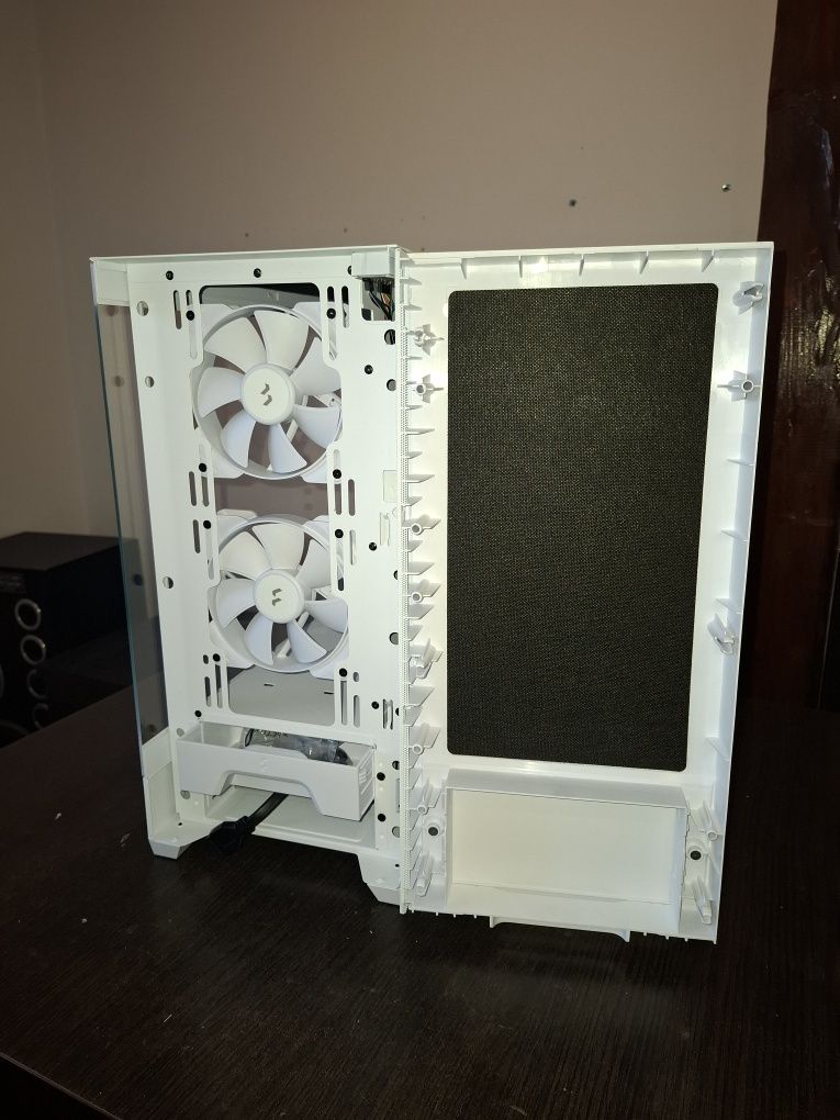 Biała obudowa do komputera Fractal Design Pop Silent White