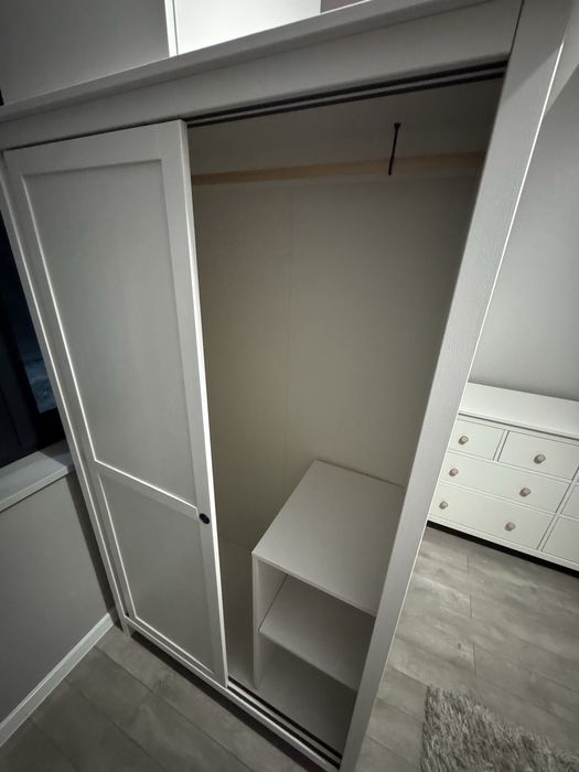 HEMNES szafa dwudrzwiowa drewniana biała bejca