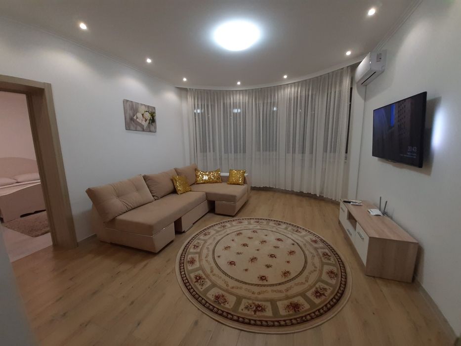 3 кімн. LUX апартаменти з балконом, центр, парковка, кондиціонер