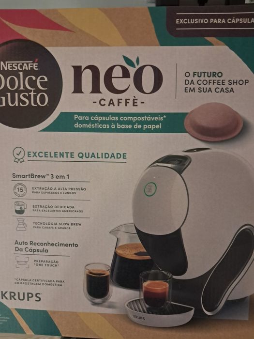 Máquina de café ainda por estrear