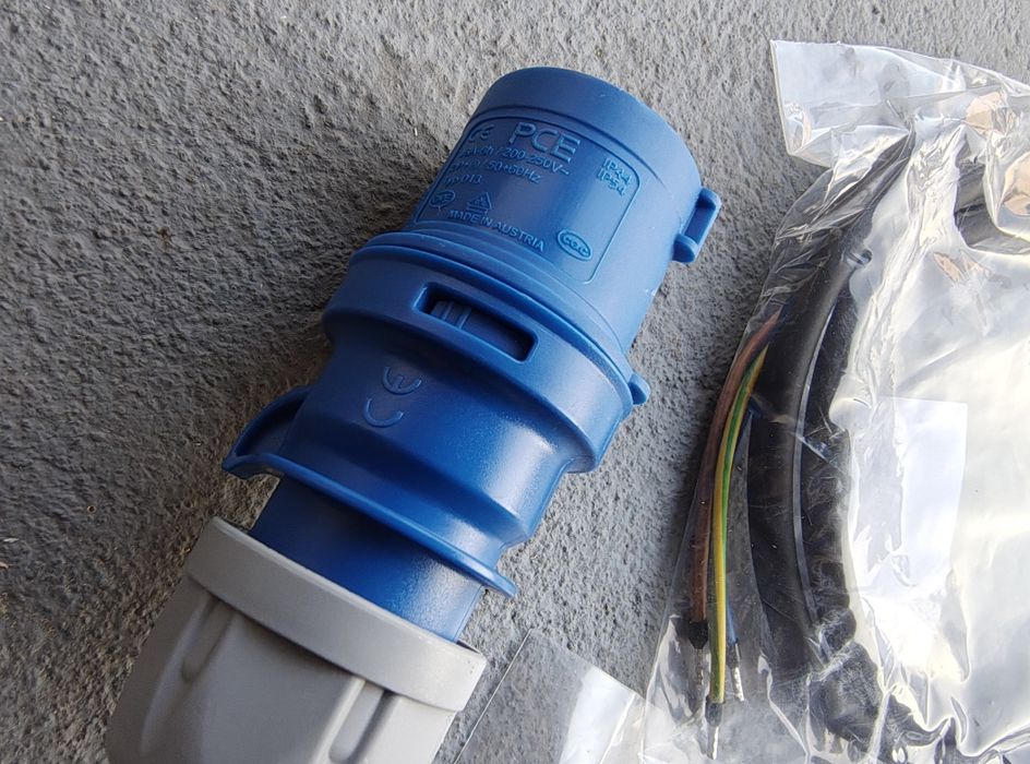 Wtyczka siłowa PCE 16A IP44 2P + 230V typ 013