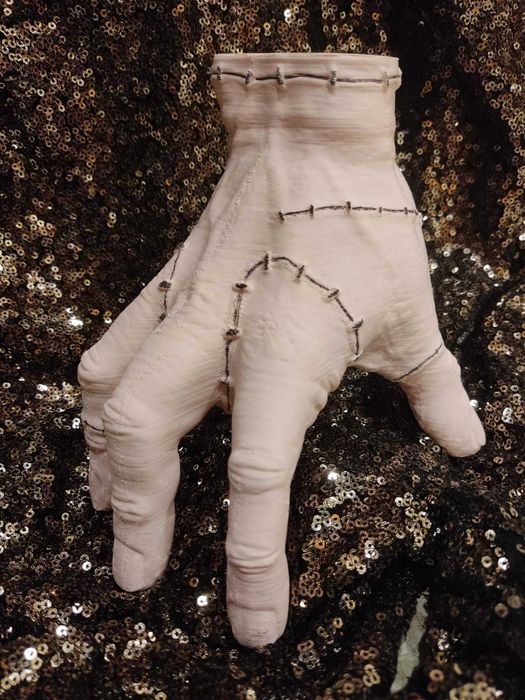 Mão da Wednesday (vandinha) Adams