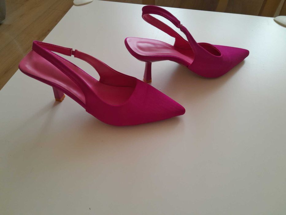 Szpilki kolor fuksja- różowy z odkrytą piętą