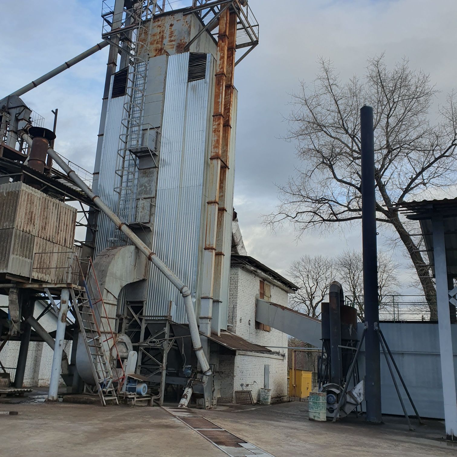 Продам зерносушарку ДСП - 32