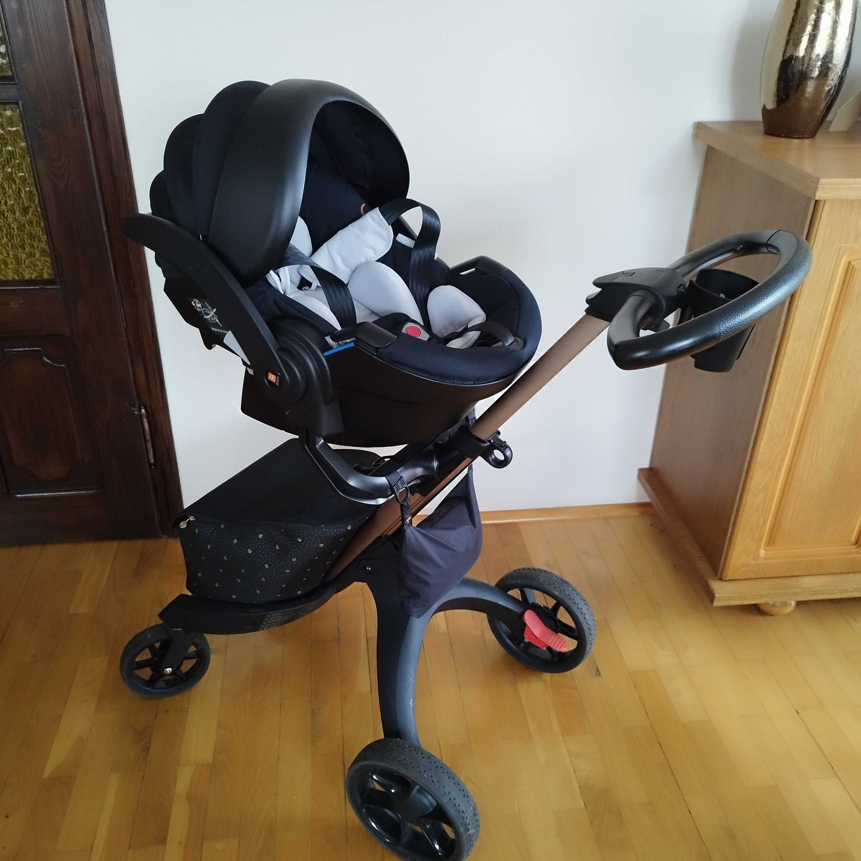Stokke® Xplory® X wózek dziecięcy Signature Black