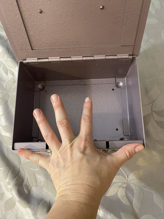 Cofre com chave e codigo