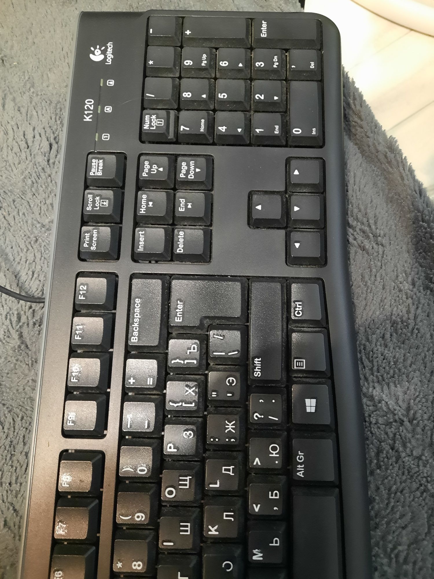 Продам клавіатуру Logitech K120