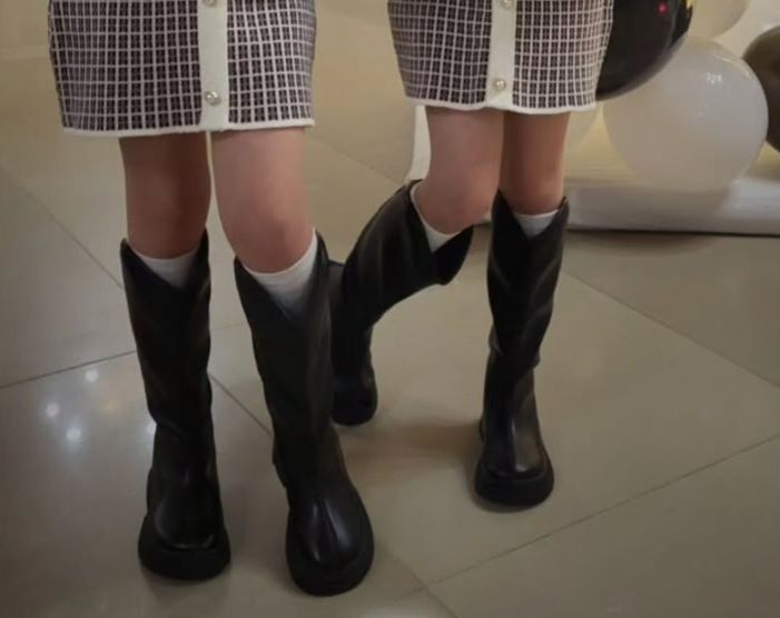 Чоботи для дівчинки