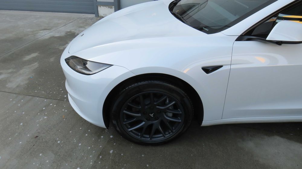 Tesla Model 3 2024 – Standard Range RWD – 24600 km – Nacional