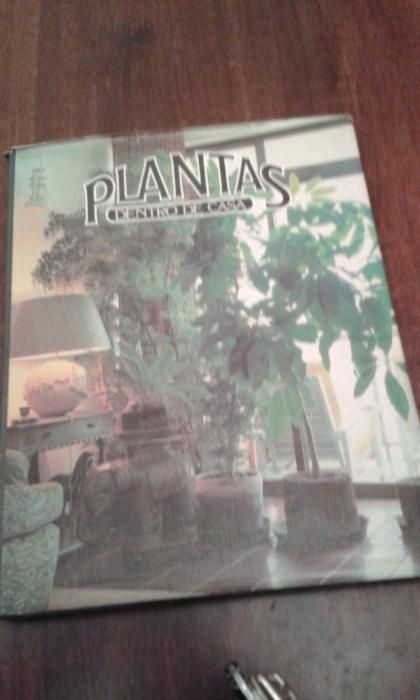 Livros sobre plantas mais 1 de oferta