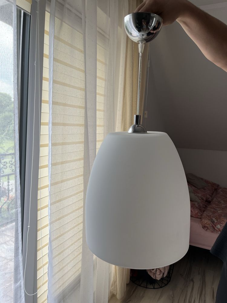 Lampa sufitowa matowa mleczna biała jasna klosz