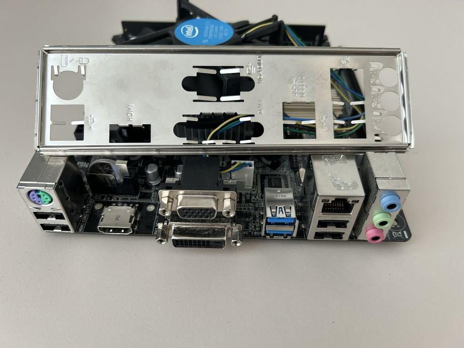 Материнська плата ASUS H110I-PLUS