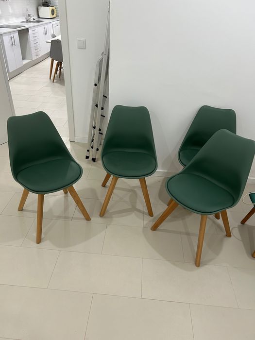 4 cadeiras verdes