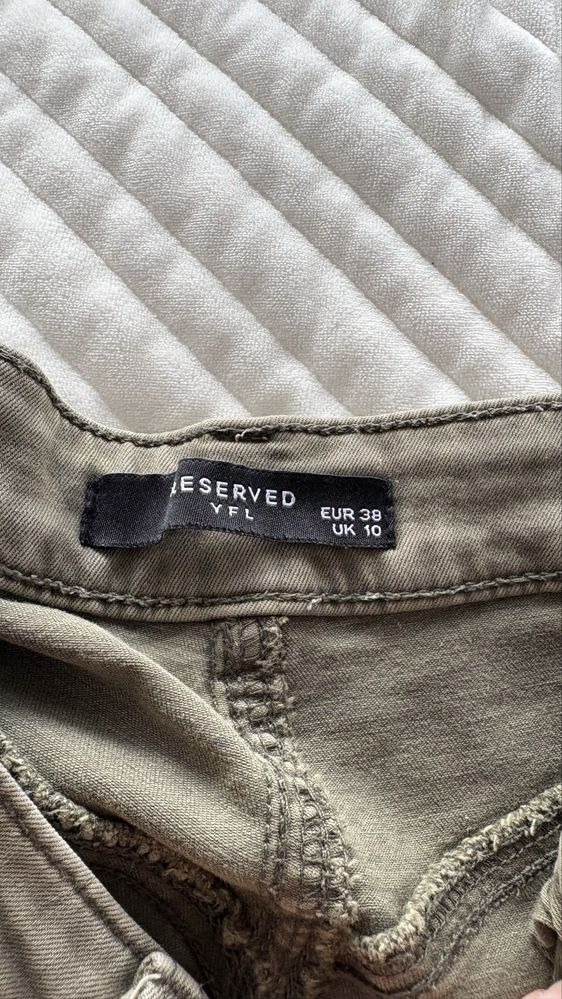 Spodnie Khaki Reserved